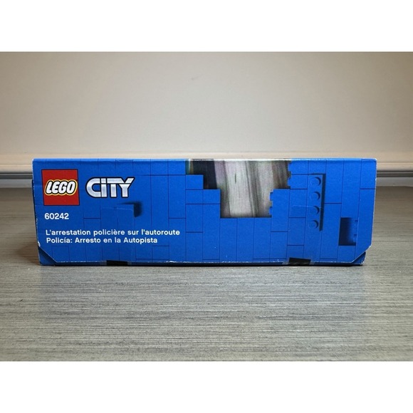 Lego City Police Highway Arrest - 185 Piece Mini Figures Vito Detain Duke SEALED - Picture 5 of 6